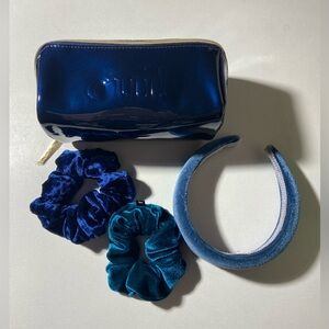 Set Lancôme Paris Patent Leather Oui! Blue Cosmetic Bag Velvet Hair Accessories